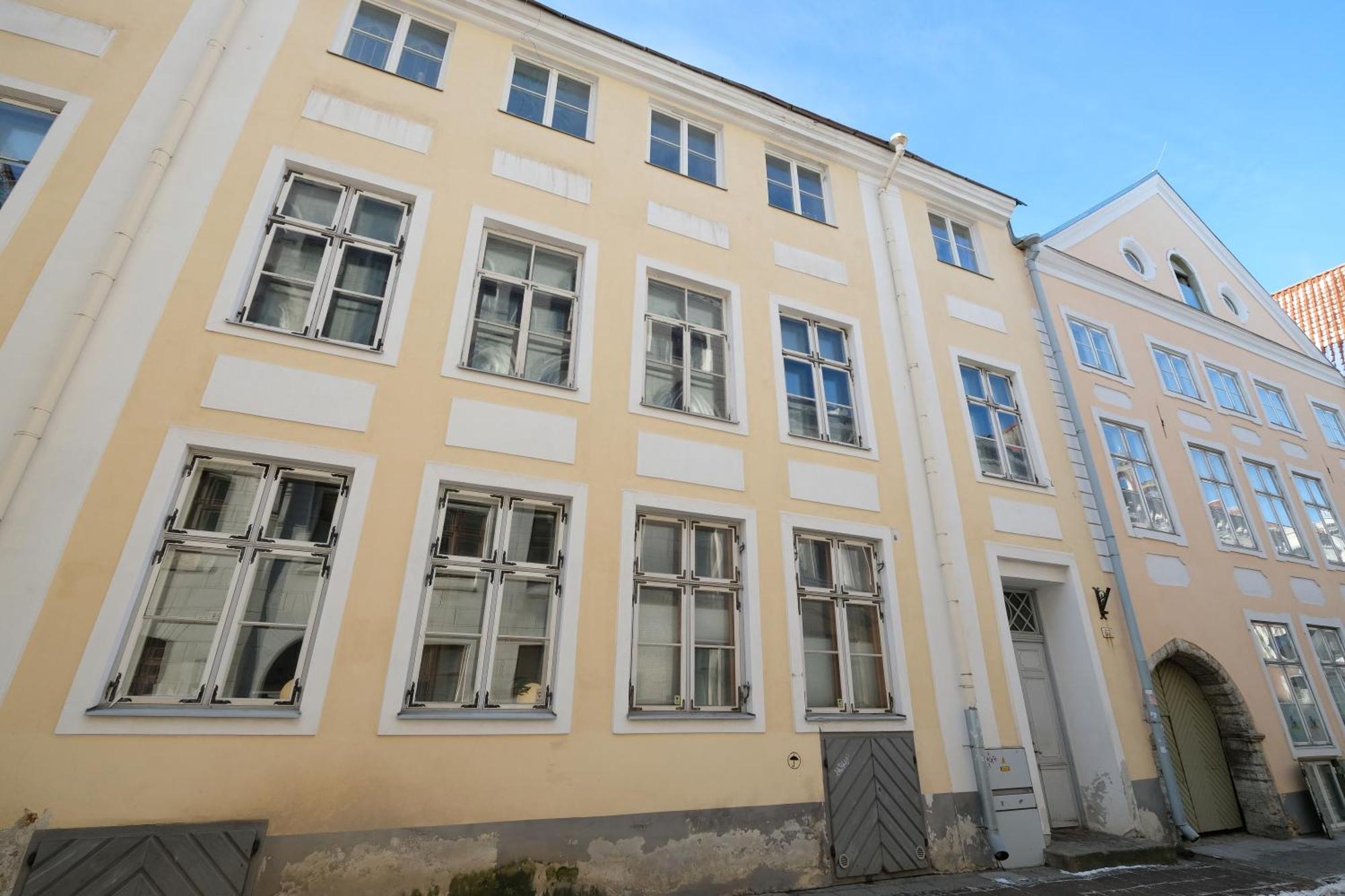 2 Bedroom & 2 Bathroom Luxury With Balcony In Old Town Apartment *